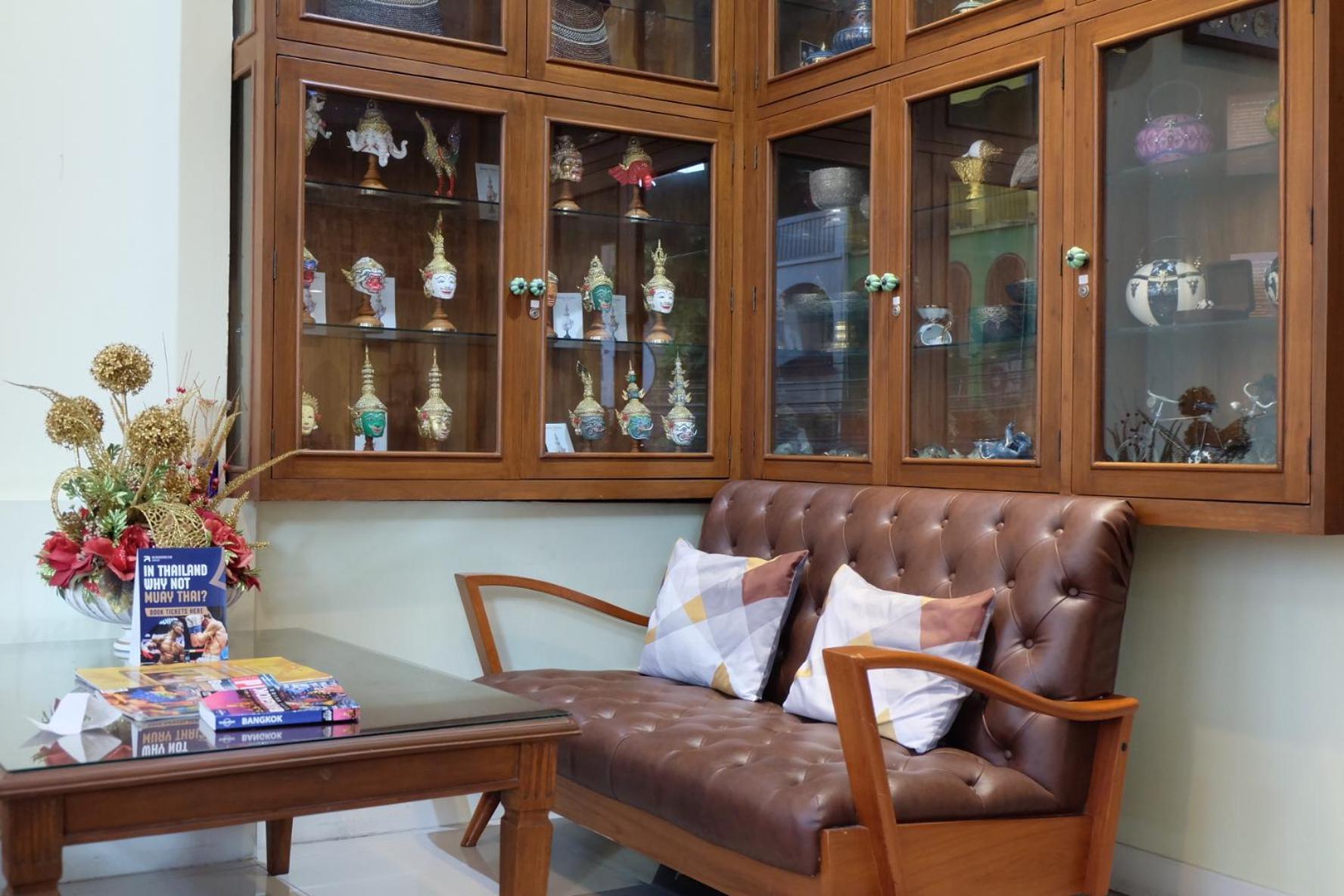 Siri Poshtel Bangkok Hostel Exterior foto