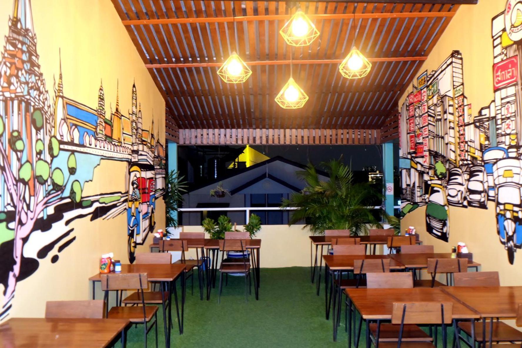 Siri Poshtel Bangkok Hostel Exterior foto