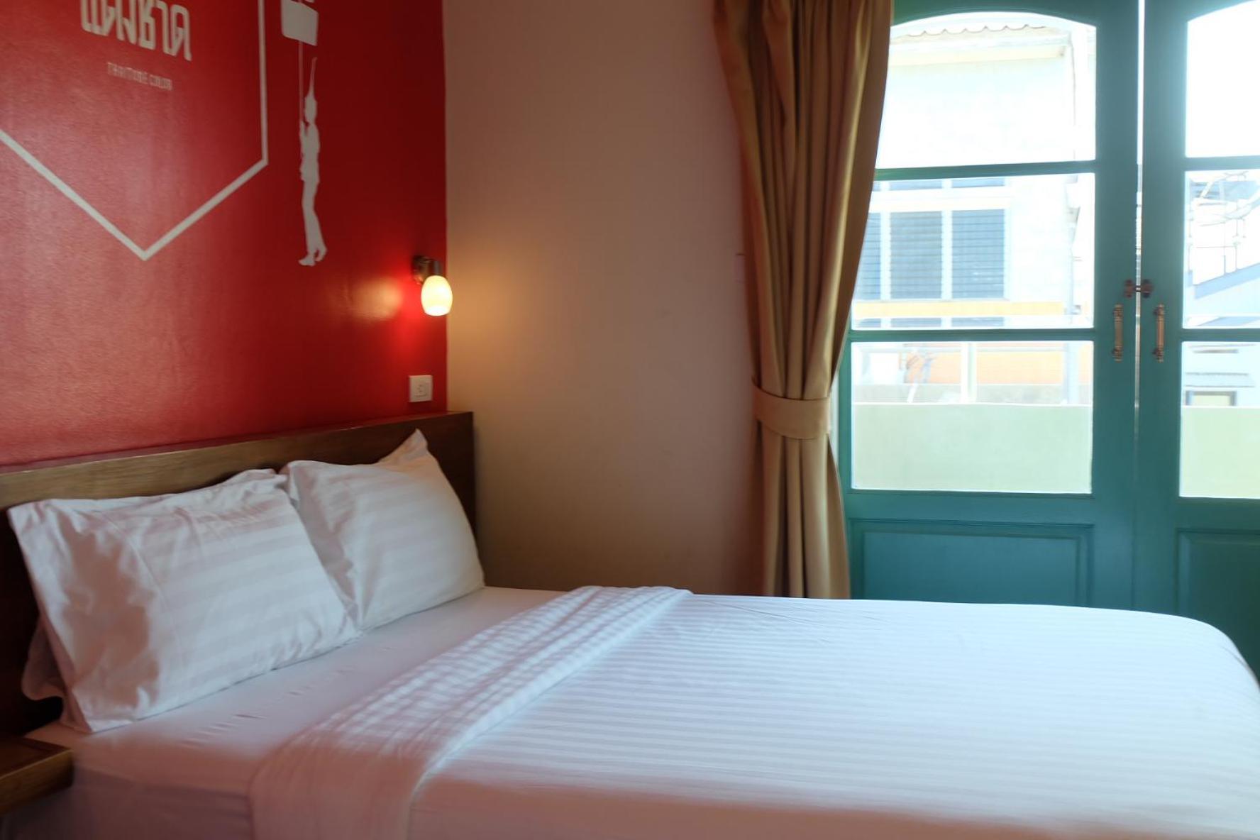 Siri Poshtel Bangkok Hostel Exterior foto